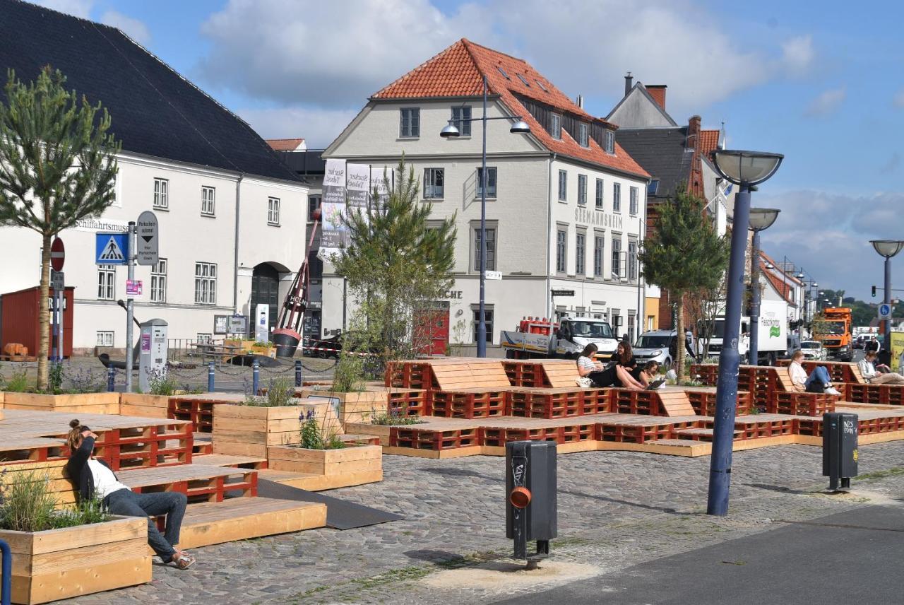 Fewo1846 - Kaete-Lassen-Huus - Uriges Haeuschen Auf 3 Ebenen Mit Dachterrasse Am Hafen Flensburg Exterior foto